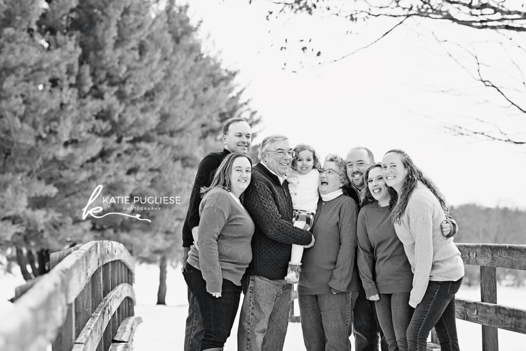extended family photo session in Naugatuck, CT